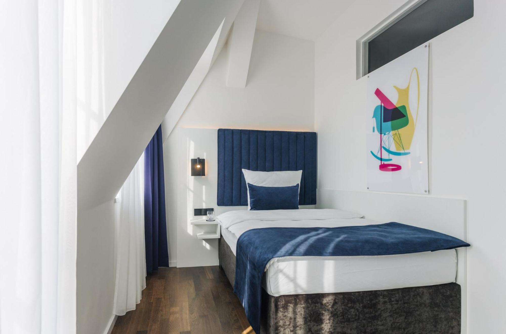 Deluxe Single Room