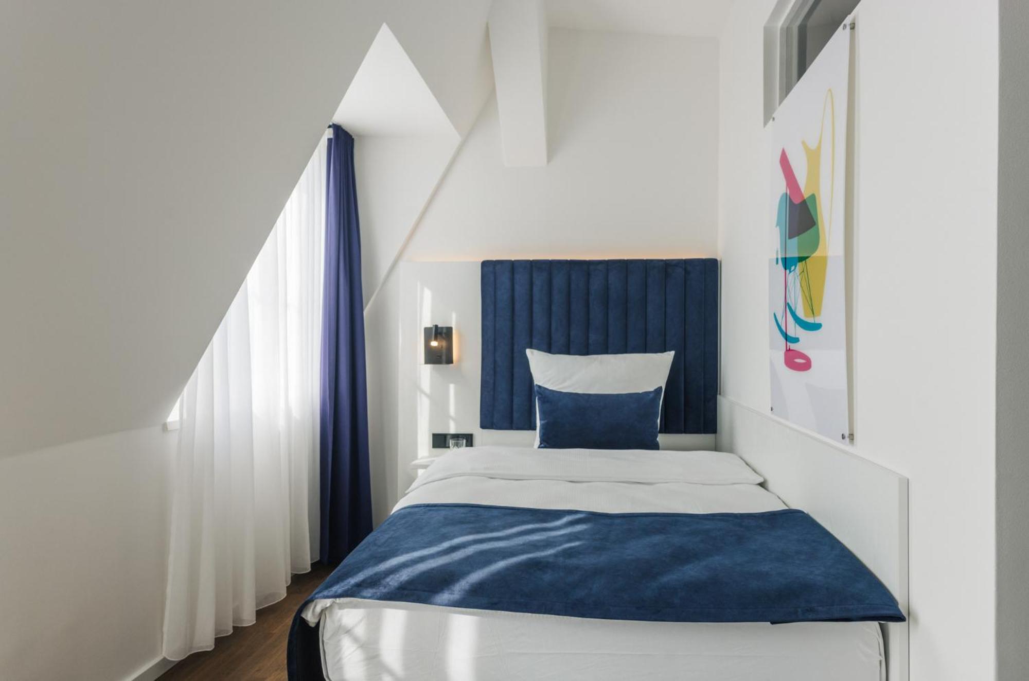 Deluxe Single Room