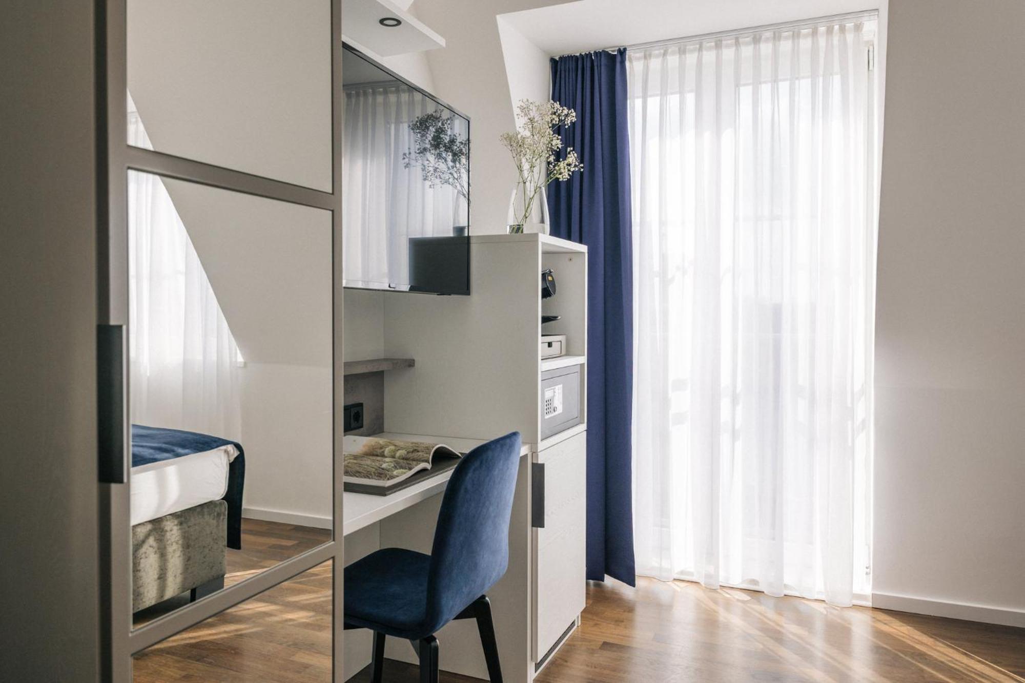 Deluxe Single Room