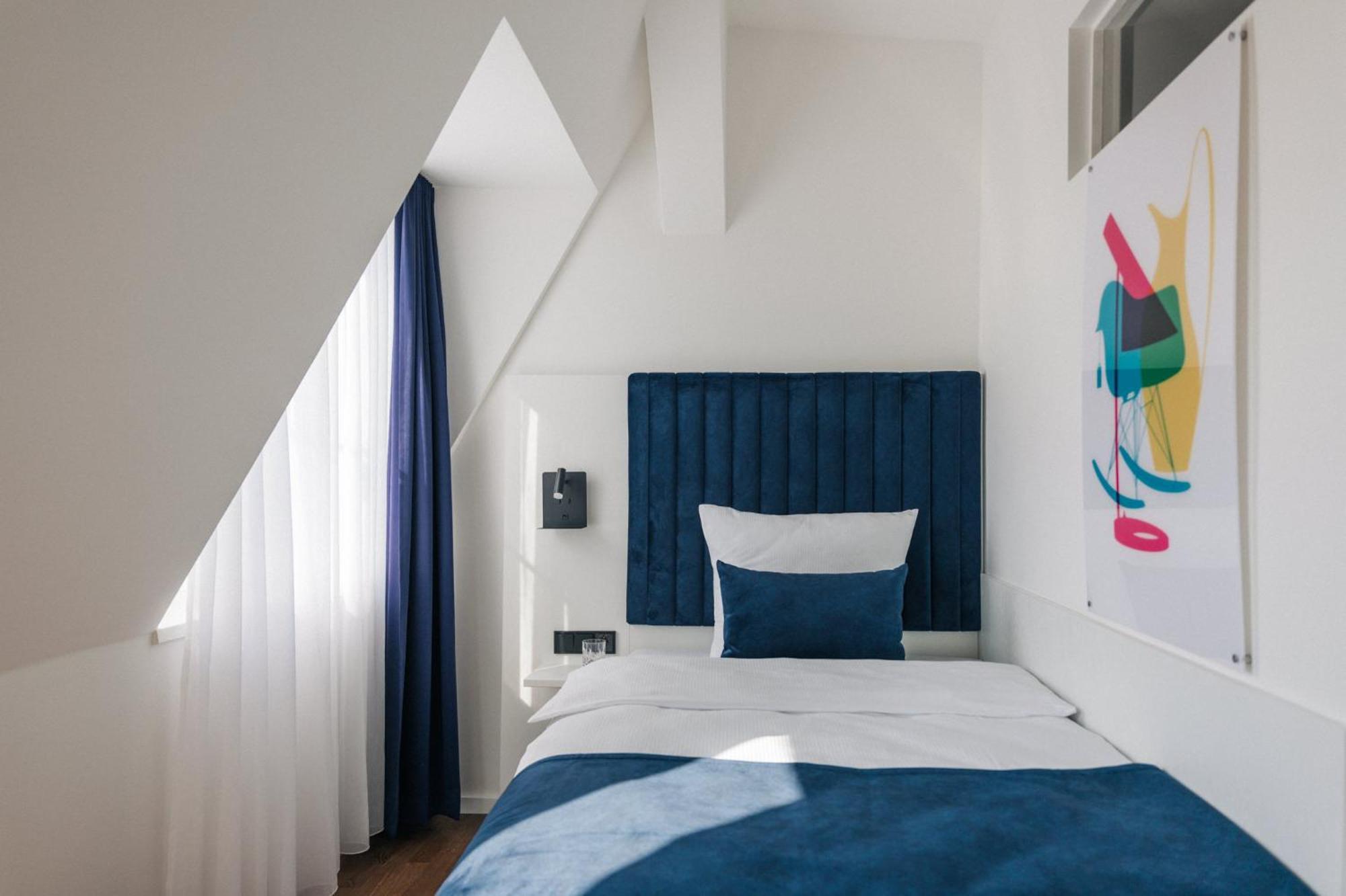 Deluxe Single Room